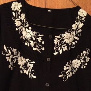 Embroidered Button down Frida Kahlo Mexican Blusa